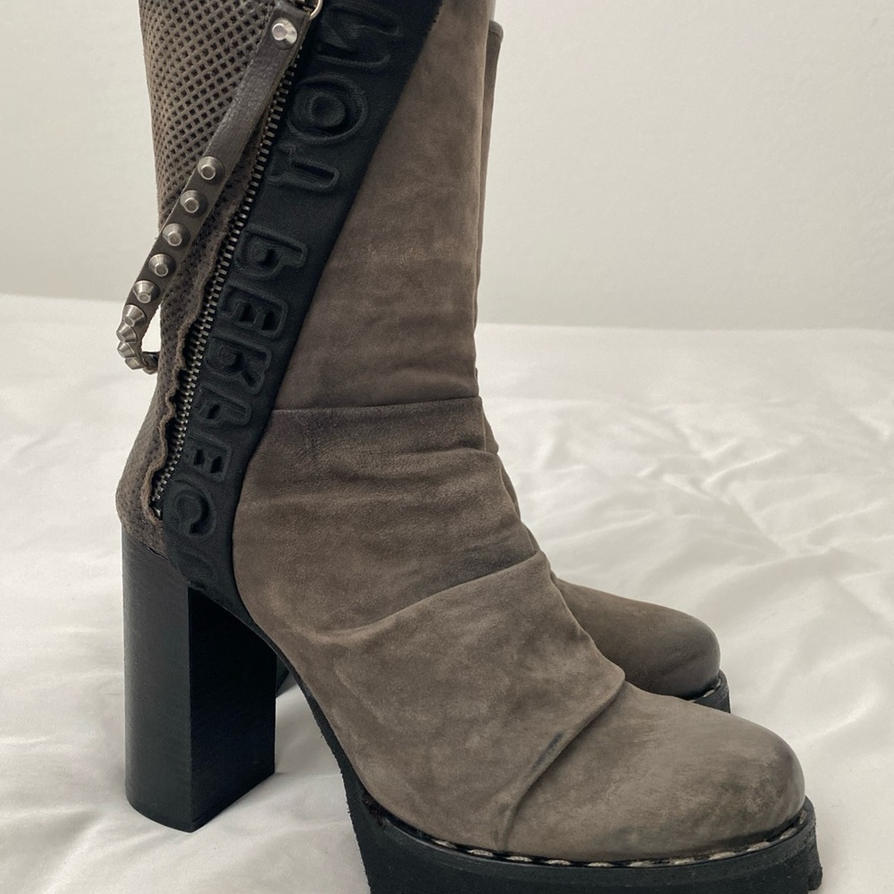 A.S. 98 Women’s 39 8.5 9 Gray Suede Platform Heels Platform Heels